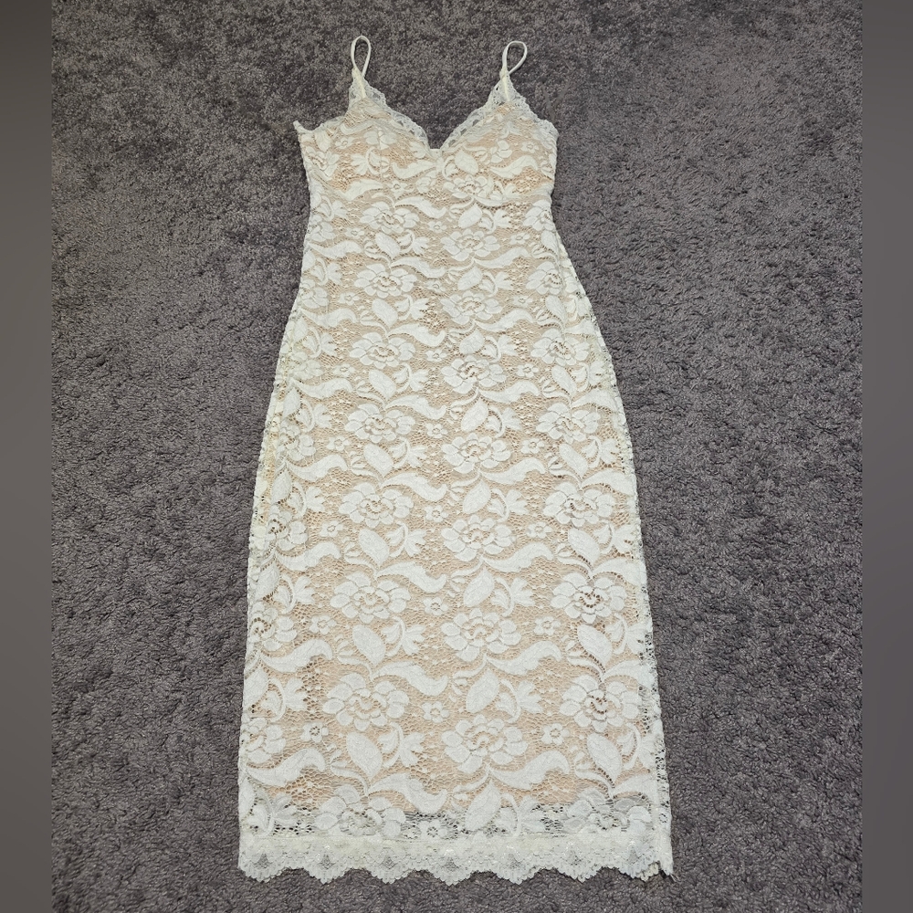 Windsor Floral Lace Midi Dress in Cream
